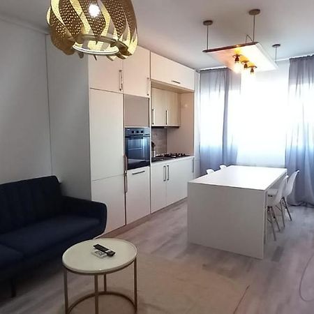 Preciziei 1Br Luxury Apartment With Fast Wifi, Self Check In And Parking บูคาเรสต์ ภายนอก รูปภาพ